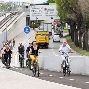 Poveda i Vidal estrenen el nou carril bici